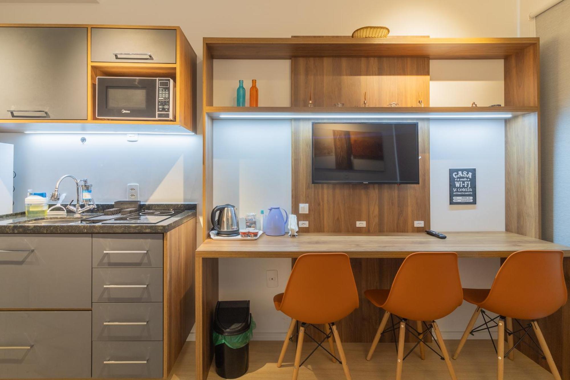 Flat Com Quarto Separado E Varanda A 200M Do Metro Vila Madalena * São Paulo