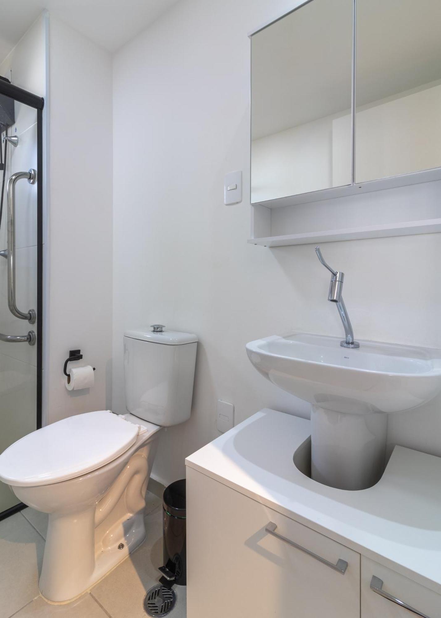 Apartamento Flat Com Quarto Separado E Varanda A 200M Do Metro Vila Madalena São Paulo